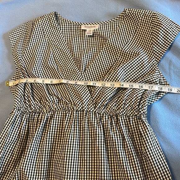 SOLD Motherhood Materntiy Gingham Top size Medium - Picture 6 of 8